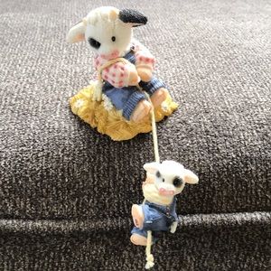 Mary’s Moo Moos—Hanging Out With Moo